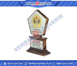 Model Piala Akrilik Provinsi Sumatera Barat