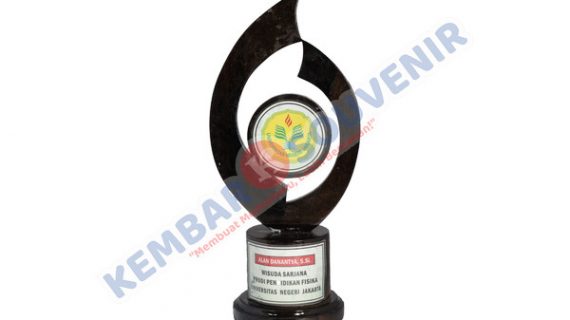 Contoh Trophy Akrilik PT Puri Global Sukses Tbk