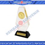 Piala Bahan Akrilik PT Surya Pertiwi Tbk