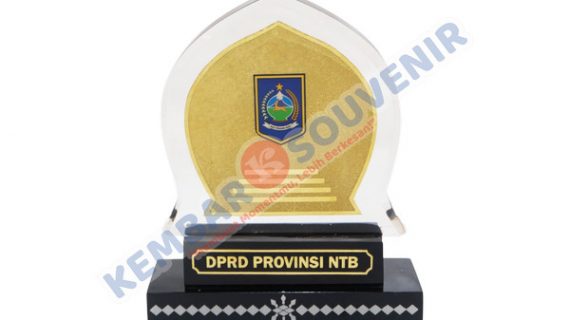 Piala Acrylic DPRD Kabupaten Kepulauan Aru