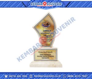 Contoh Trophy Akrilik PT Puri Global Sukses Tbk