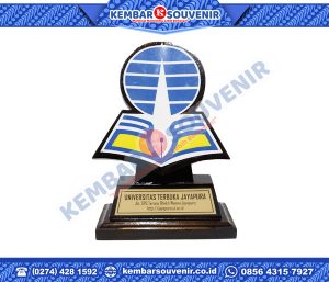 Souvenir Miniatur Akademi Keperawatan Muhammadiyah Makassar