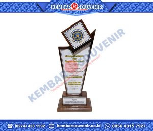 Contoh Desain Plakat Kayu Pemerintah Kabupaten Kapuas