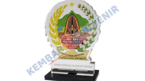 Contoh Piala Akrilik Kota Medan
