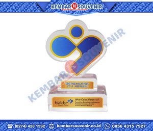 Piala Bahan Akrilik PT Diagnos Laboratorium Utama Tbk