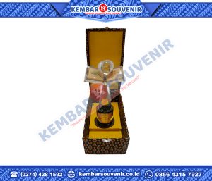 Souvenir Marmer DPRD Kabupaten Batubara