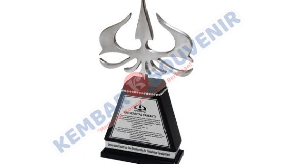Contoh Trophy Akrilik Sekolah Tinggi Ilmu Syari’ah Darussalam Bermi
